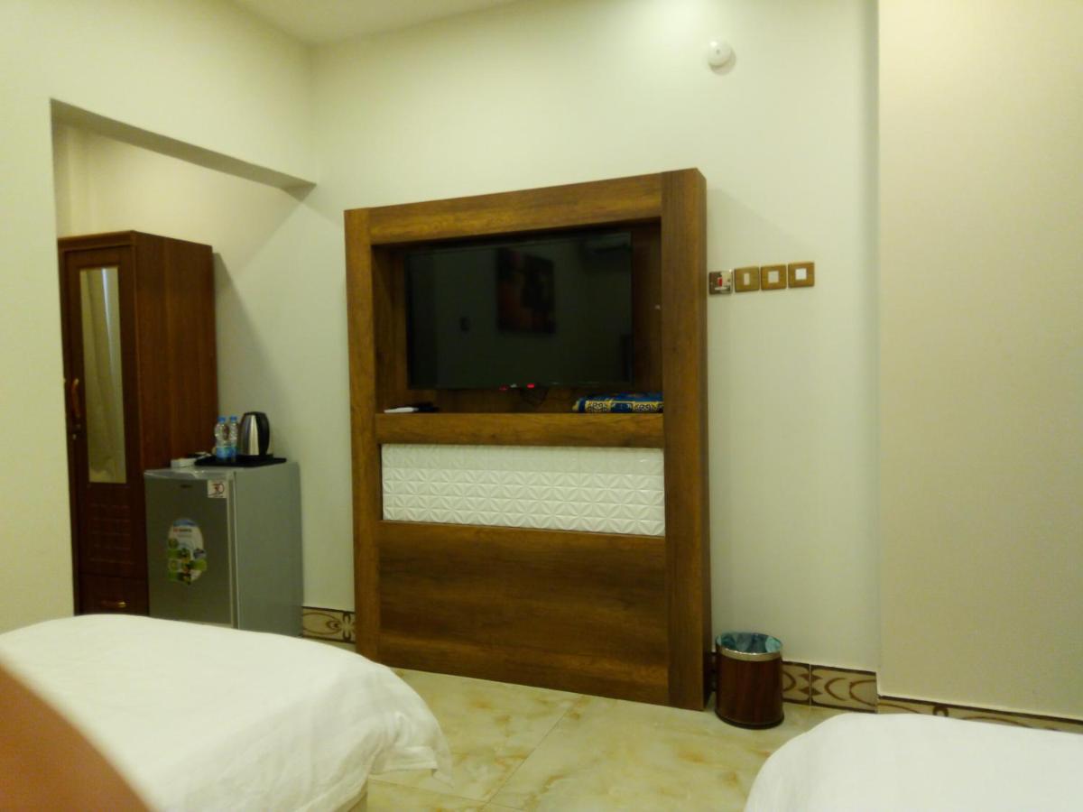 Al Deafah Hotel Apartment الضيافة للشقق الفندقية Al Buraimi Exteriör bild