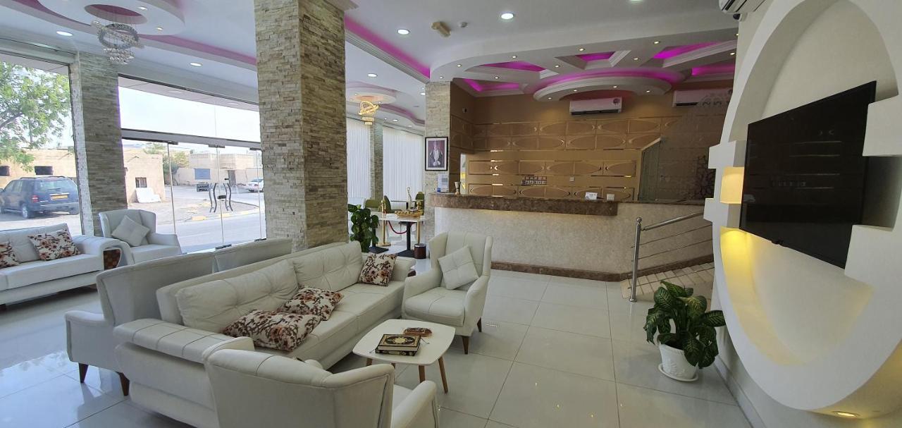 Al Deafah Hotel Apartment الضيافة للشقق الفندقية Al Buraimi Exteriör bild